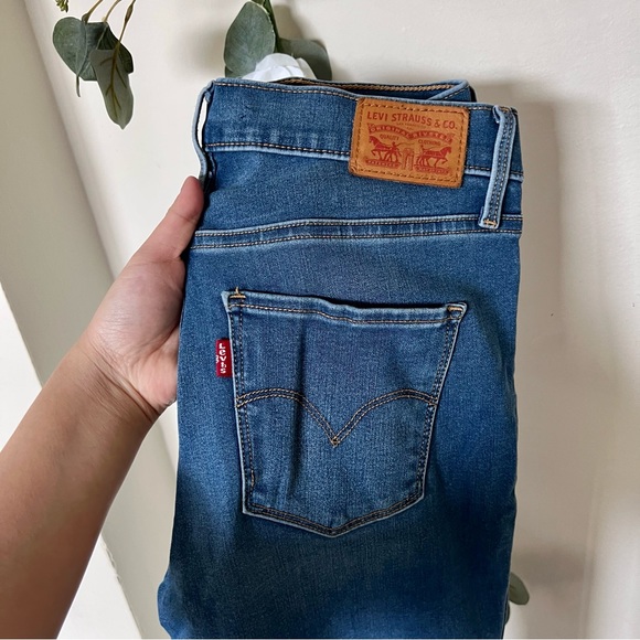 Levi Jeans - Picture 3 of 12